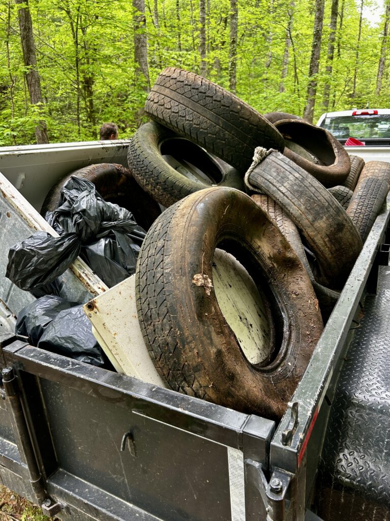 Tread Lightly! Impact Report: Chattooga River District Spring Sweep img e9677